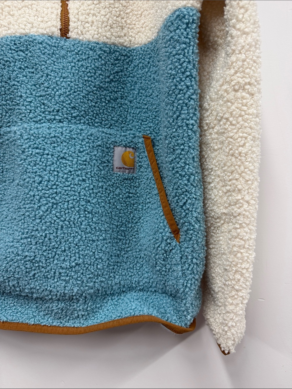 Carhartt Two-Tone Sherpa Pullover - Cream & Blue girls XL - Picture 2 of 5